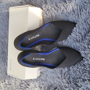 EUC black Rothys with box